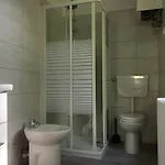 The Casa Blu Dependance La Casa Gialla בית הארחה