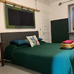 The Casa Blu Dependance La Casa Gialla בית הארחה