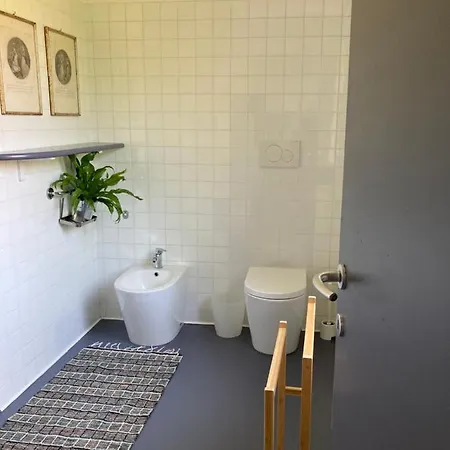 Гостевой дом The Casa Blu Dependance La Casa Gialla 3*